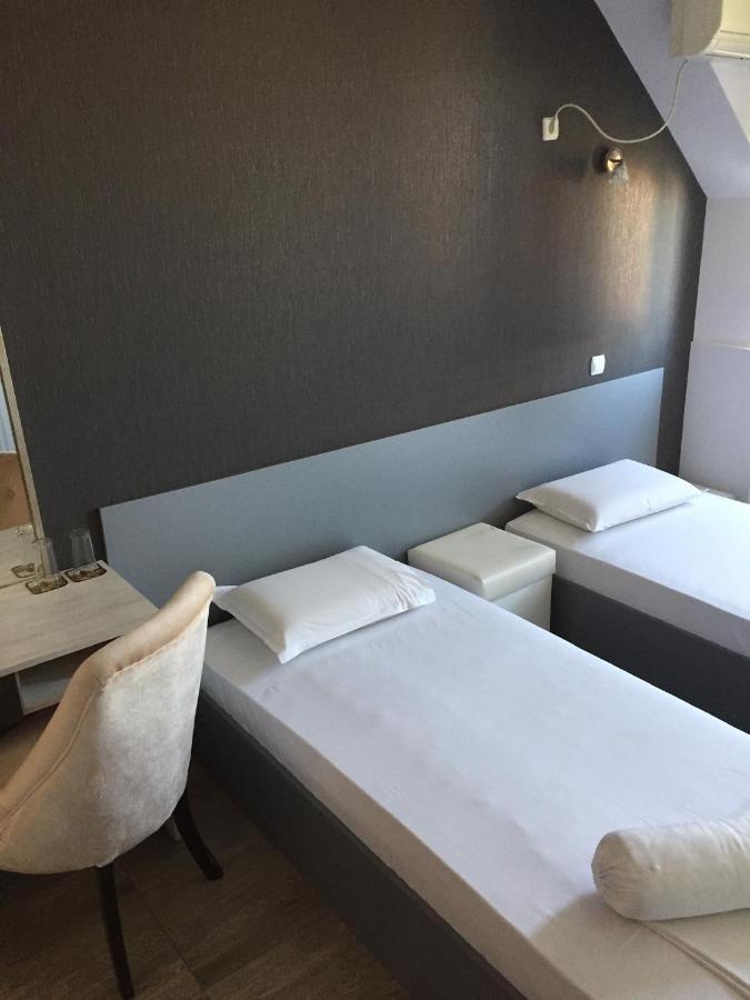 Family Hotel Amor Ruse Bagian luar foto