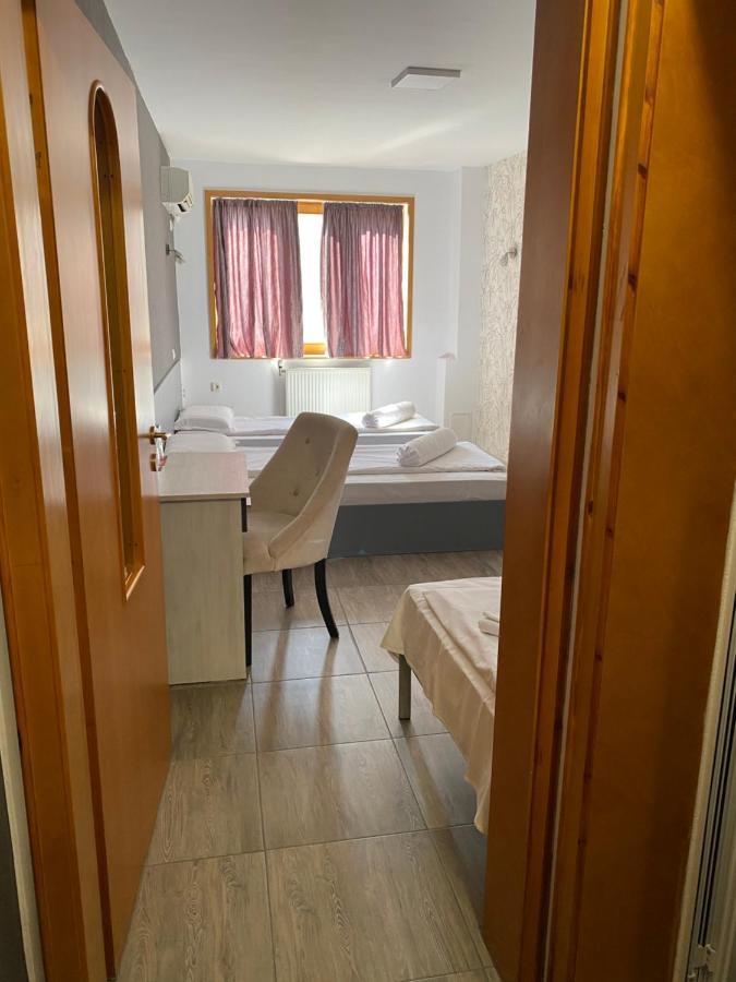Family Hotel Amor Ruse Bagian luar foto