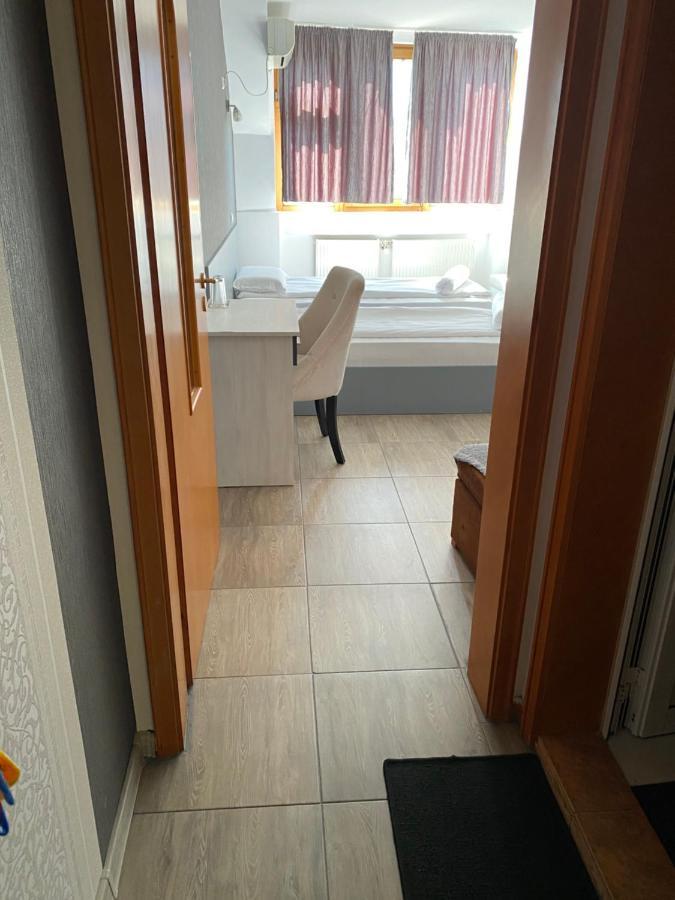 Family Hotel Amor Ruse Bagian luar foto