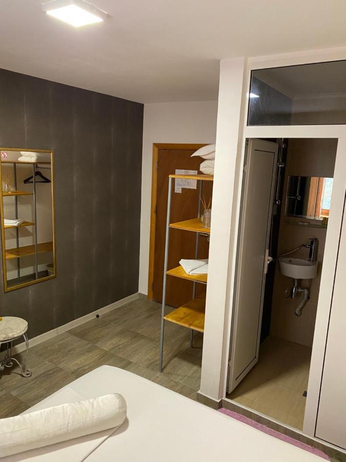 Family Hotel Amor Ruse Bagian luar foto