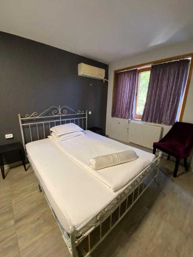 Family Hotel Amor Ruse Bagian luar foto