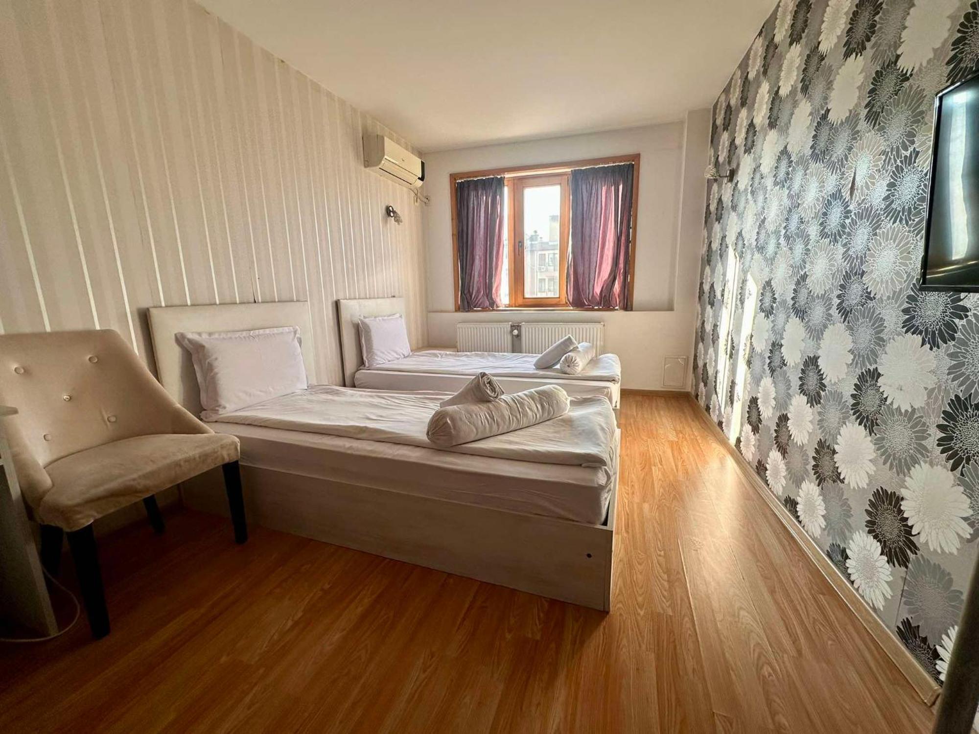 Family Hotel Amor Ruse Bagian luar foto