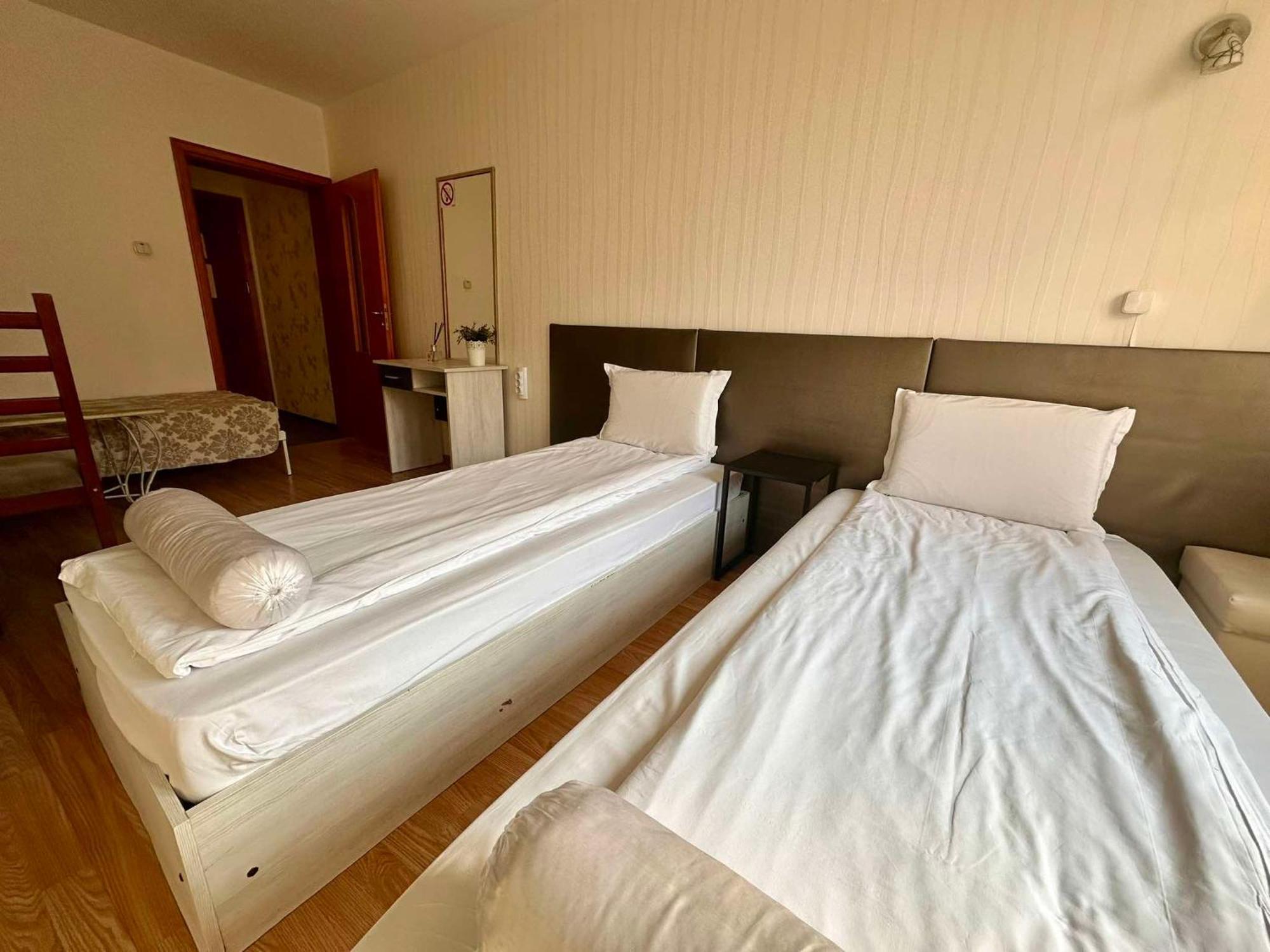 Family Hotel Amor Ruse Bagian luar foto