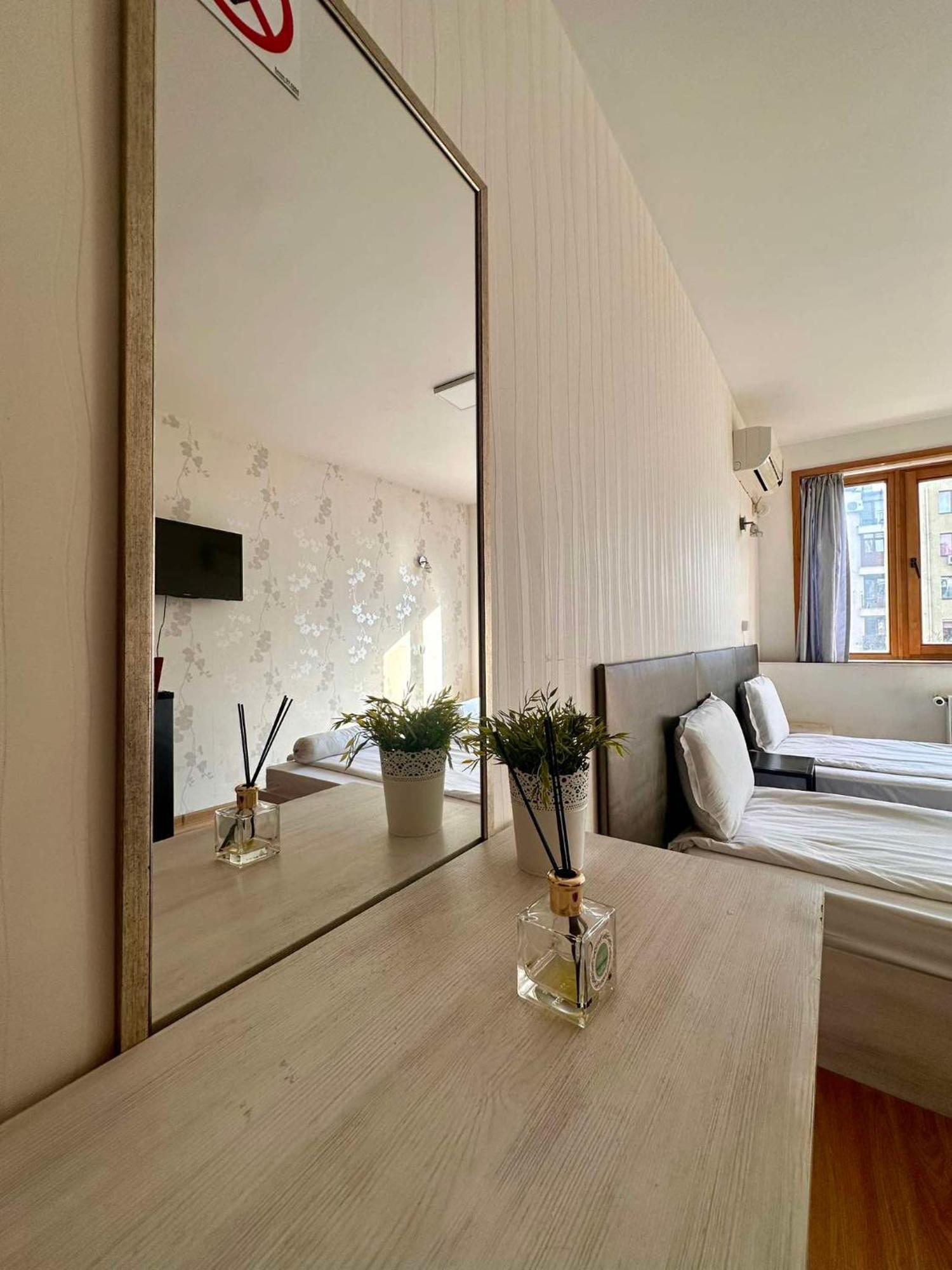 Family Hotel Amor Ruse Bagian luar foto