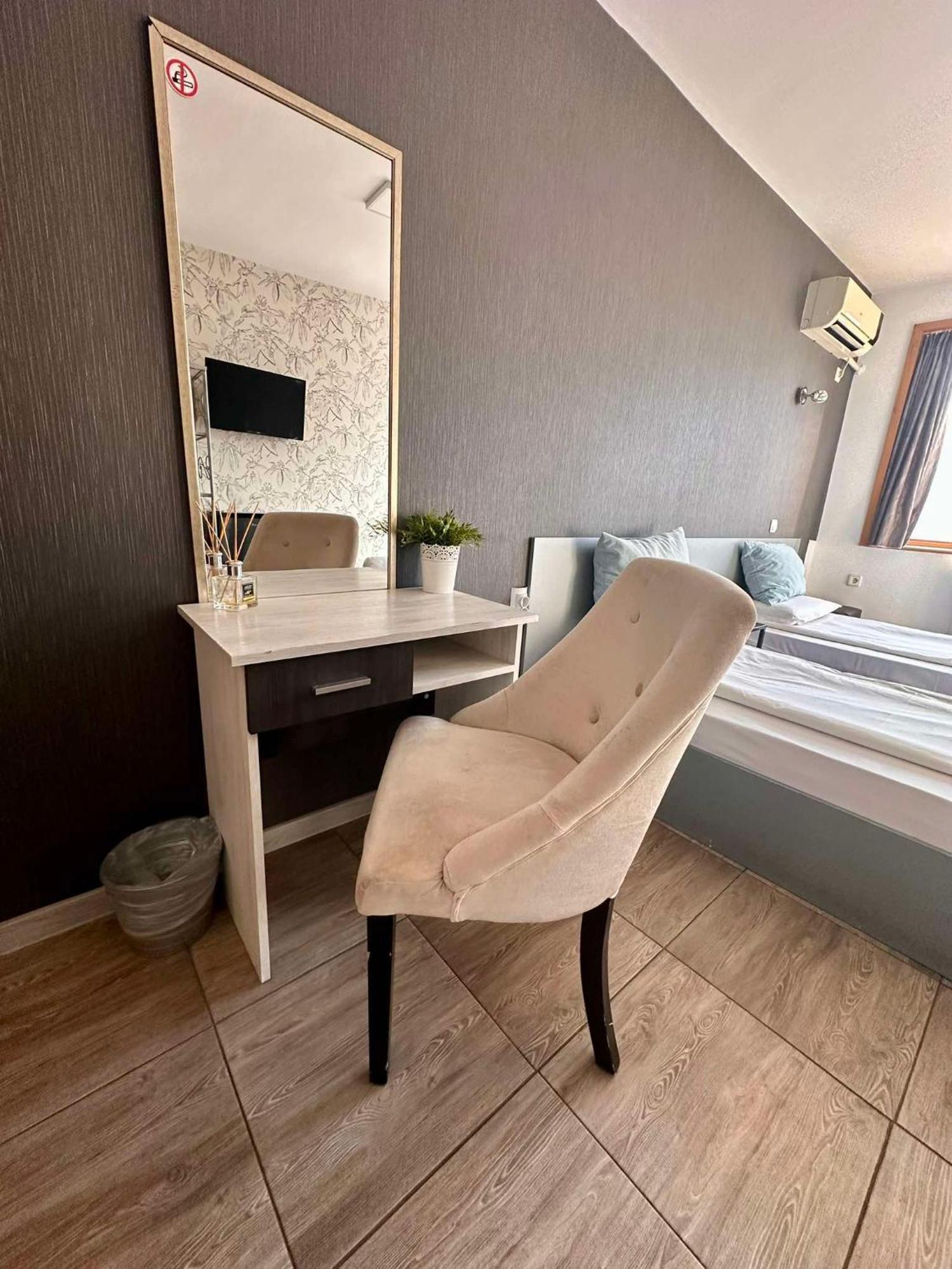Family Hotel Amor Ruse Bagian luar foto