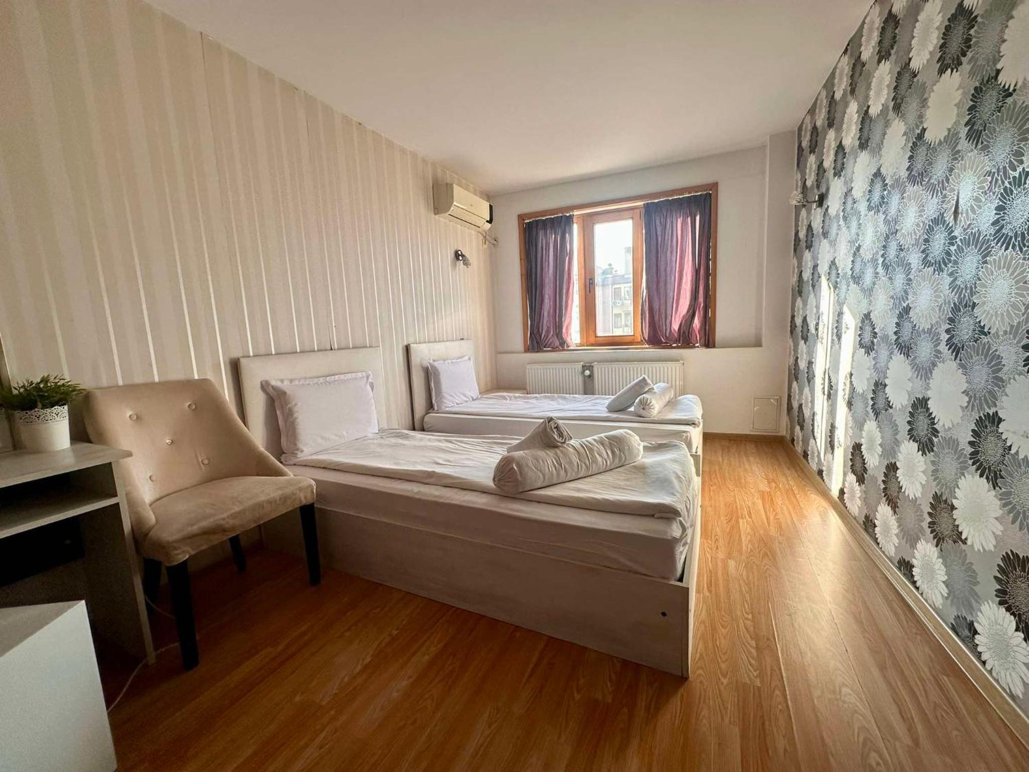 Family Hotel Amor Ruse Bagian luar foto