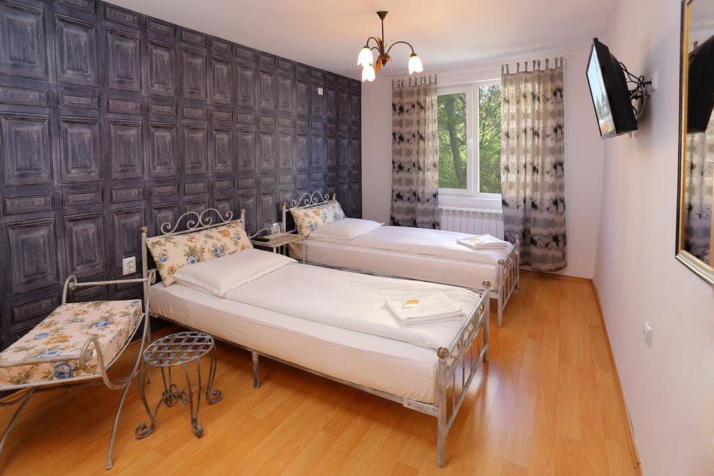 Family Hotel Amor Ruse Bagian luar foto